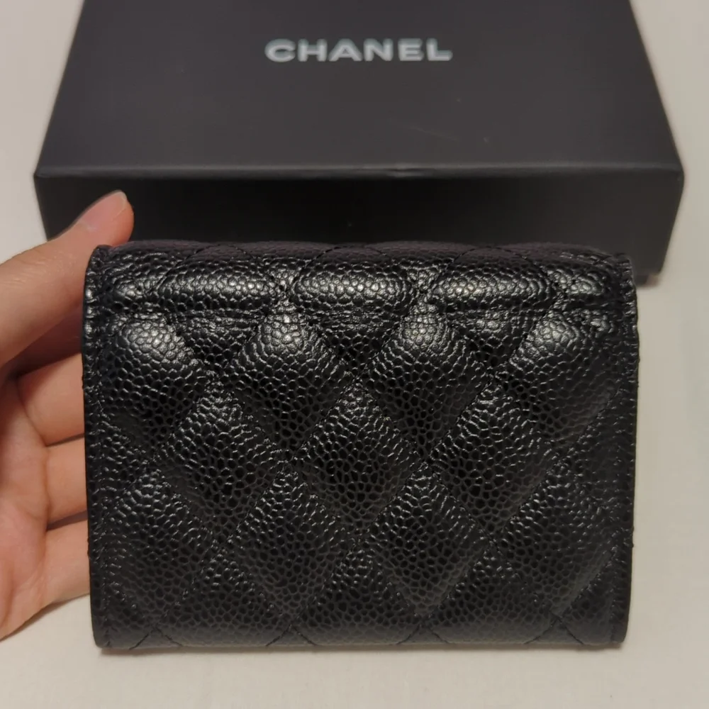 Chanel Flap Cardholder - Picture 3 of 10